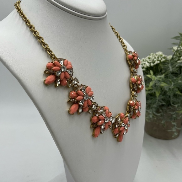 J Crew Opaque Pink and Clear Crystal Gold Tone Floral Statement Necklace - Picture 8 of 12